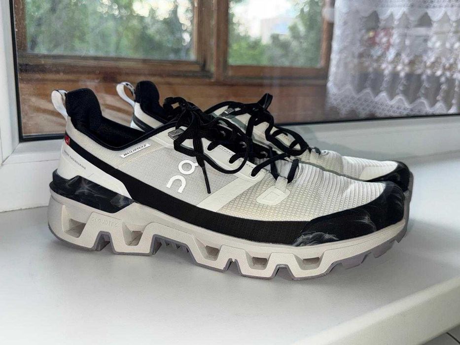 Продам кроссовки