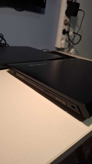 Laptop lenovo 8GB RAM SSD Licenta Windows