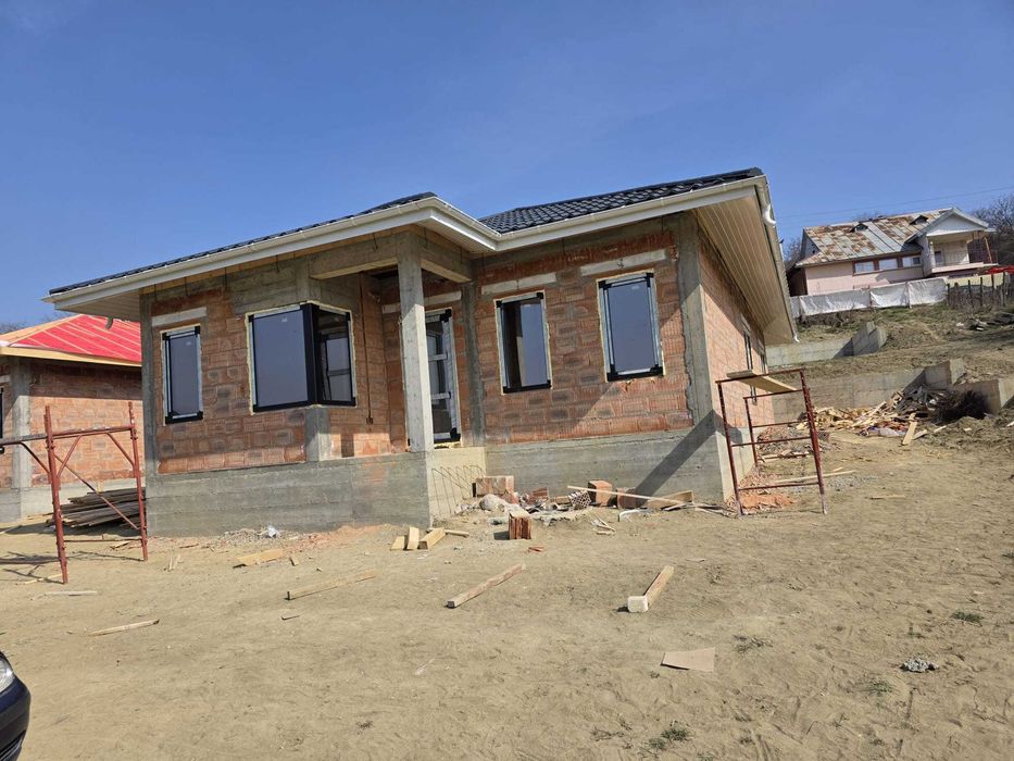 De vanzare CASA parter