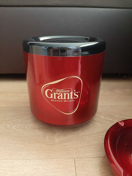 Ледарка, пепелници, чаши, запалки Grants