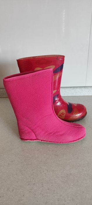 Продам резиновые сапоги детские