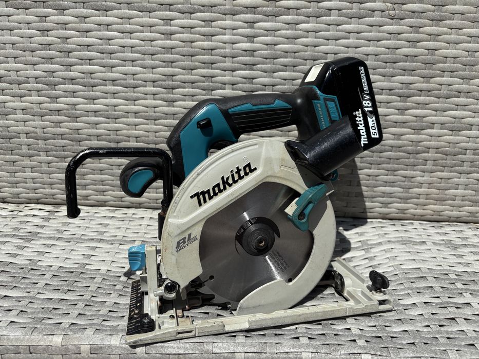 Circular makita DHS680