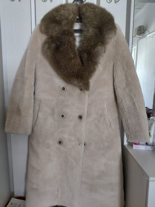 Шуба сатылады.Бағасы 200 мың тг