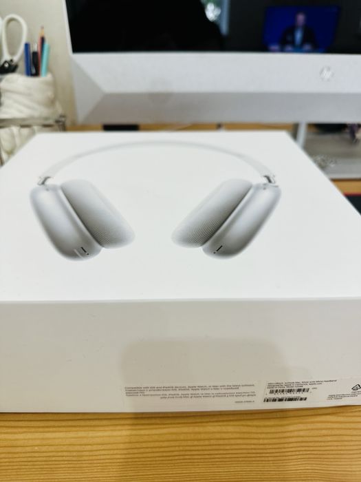 AirPods max silver