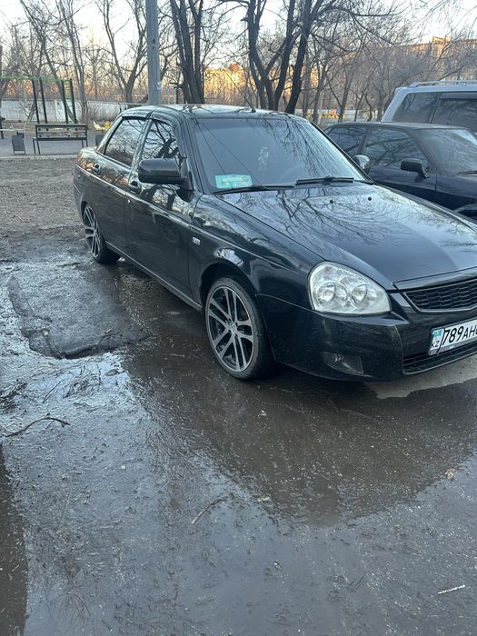 Продам Приору 2011 год
