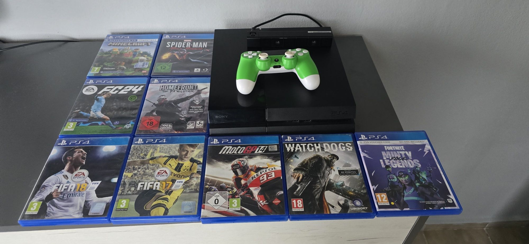 Sony PlayStation 4 плюс камера гр. Първомай • OLX.bg
