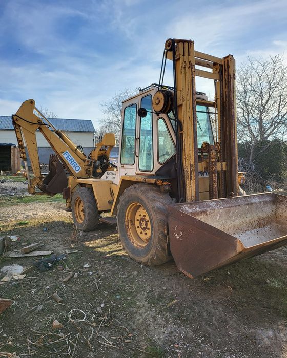 Buldoexcavator si manitou Buffalo Ferro