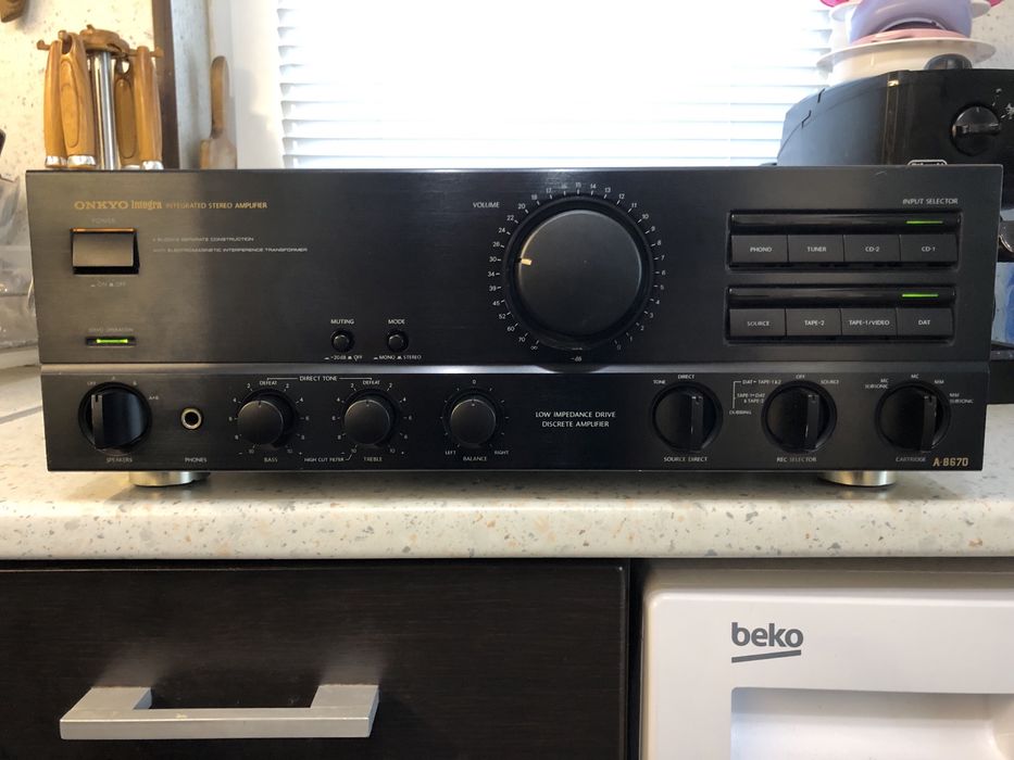 Onkyo A-8670 стерео Не работи