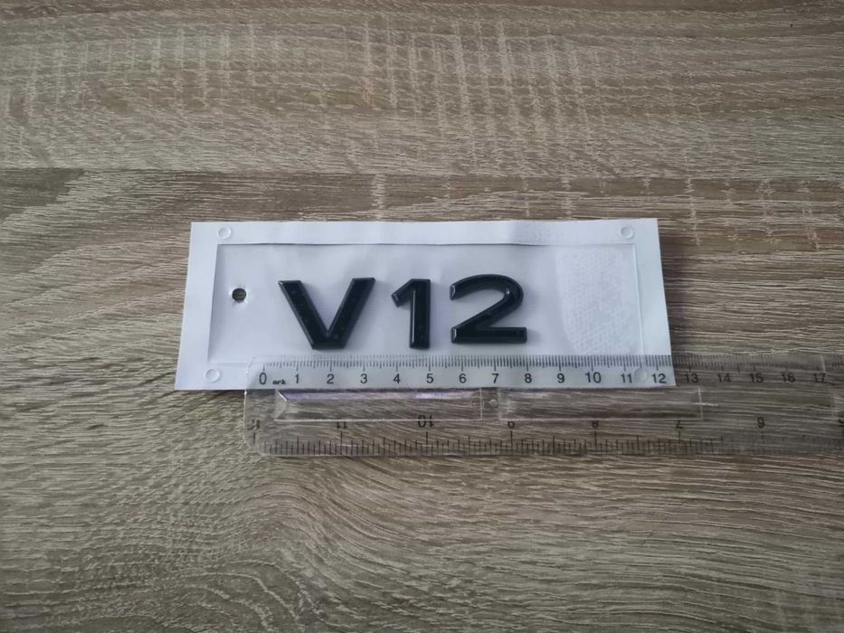 черен надпис Mercedes Maybach V12 нов фонт