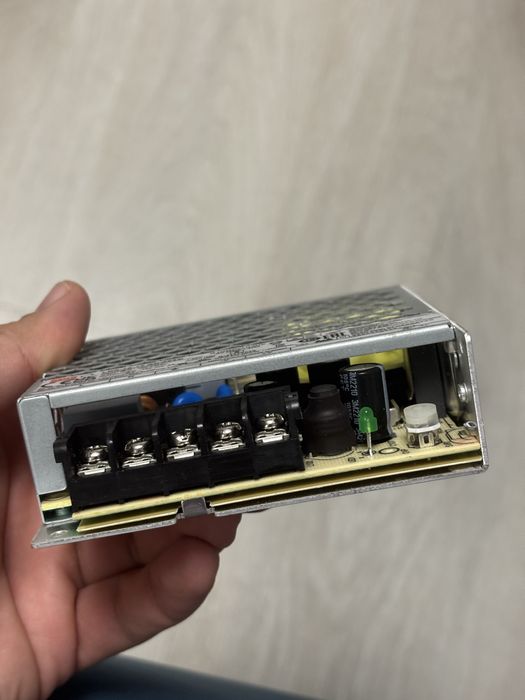 dvr Hikvsion 8 channel cu hdd 2 Tb si sursa