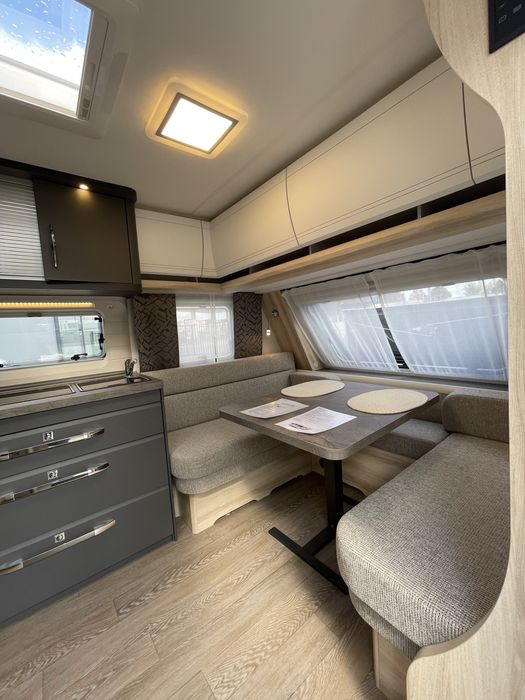 Rulotă nouă/Premium/Hobby DeLuxe 495 WFB