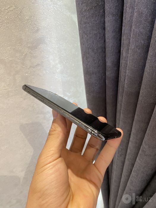 Iphone x         .