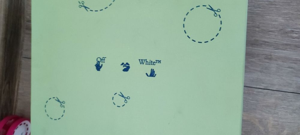 Vând Adidași OFF white