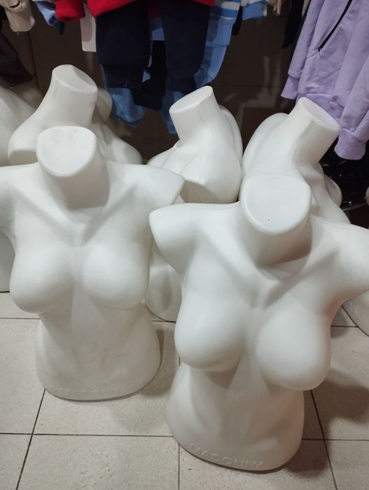 Maniken jenskiy bu srochna sotiladi