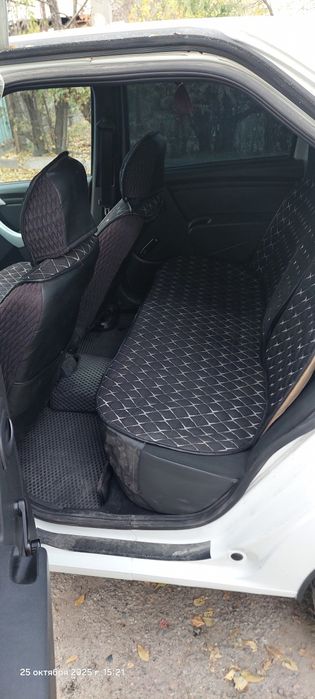 Авто Рено Логан 2013г