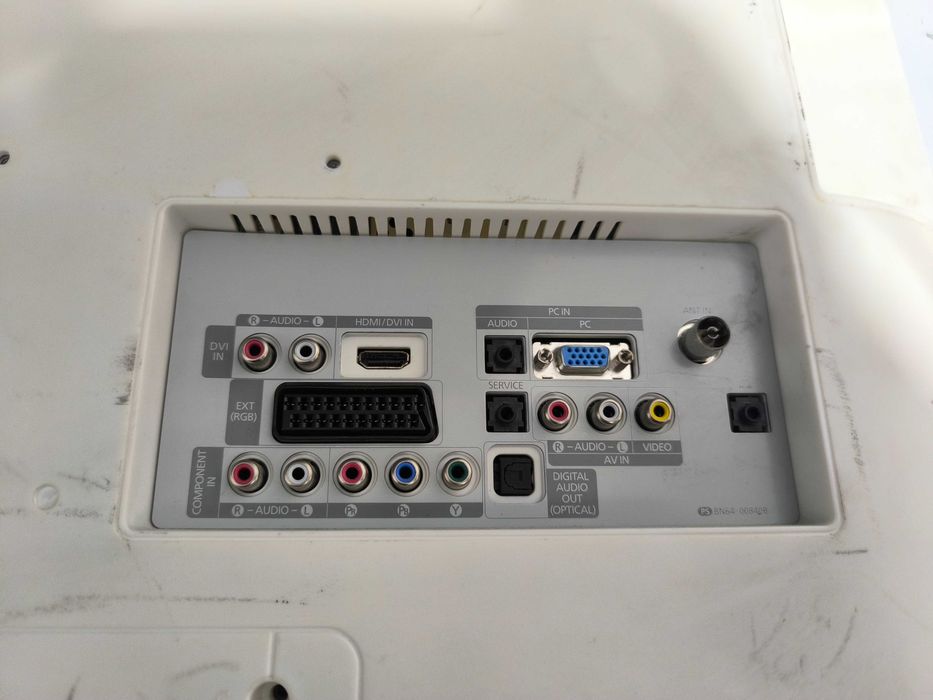 Televizor Samsung LE22A450C1D 22 inch cu porturi multiple