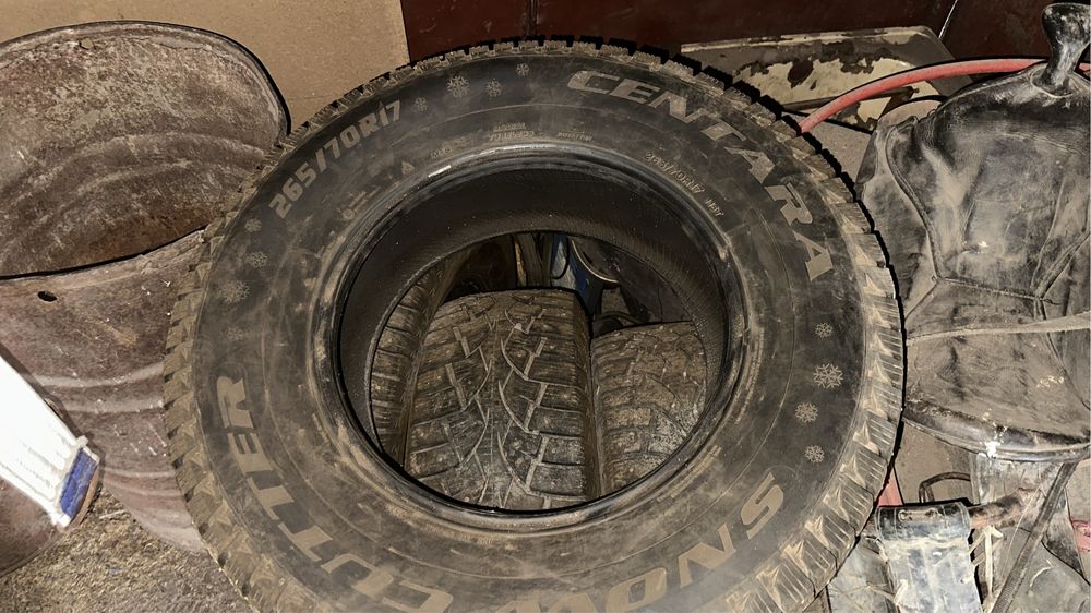 Продам шины зима R17
