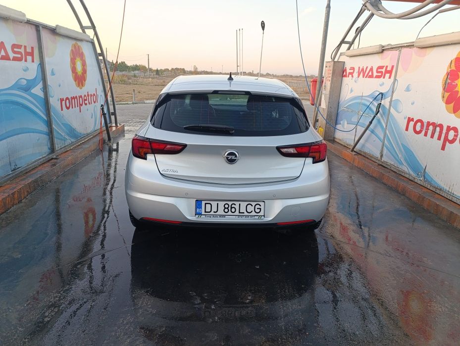 Vând Opel Astra K hatchback 1.6 diesel 110cp - mașina de week-end