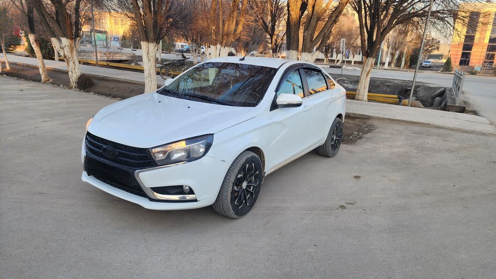 Lada Vesta 1.8 sotiladi