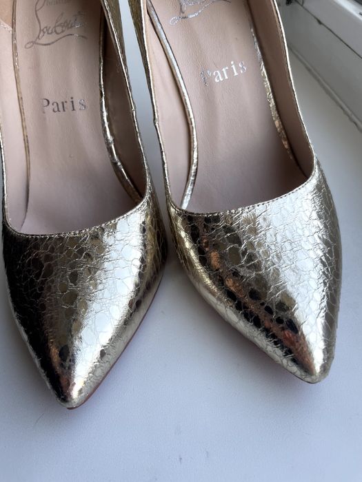 Туфли золотого цвета