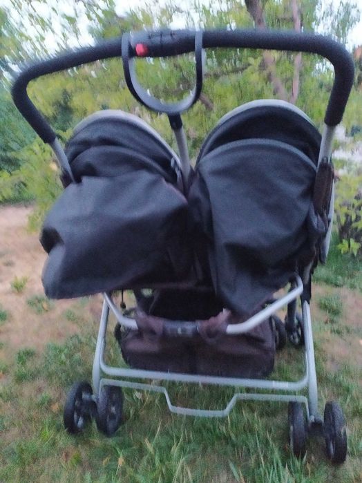 Коляска для двойняшек / погодок