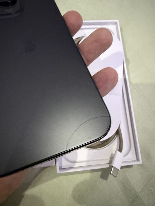 Iphone 16 pro 256 blek