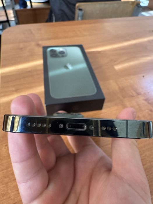 Продам айфон 13 про