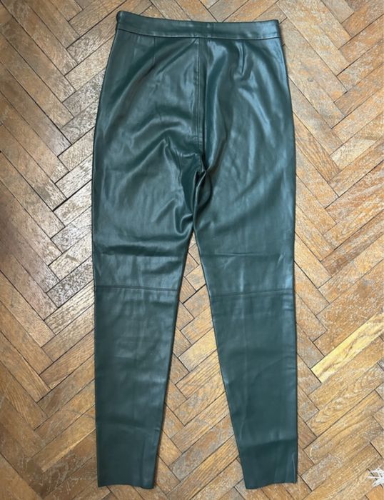 Pantaloni piele Zara