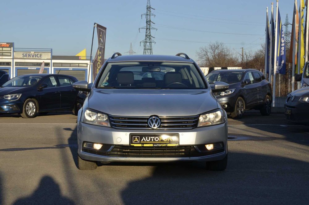 Inchiriez autoturism cu cutie automata