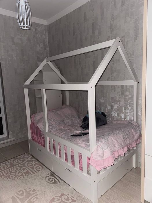 Детская комната для девочки комплектом