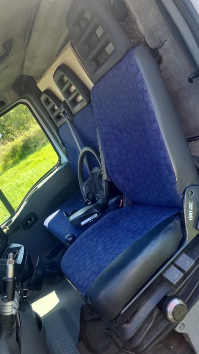 Scaun perna aer iveco