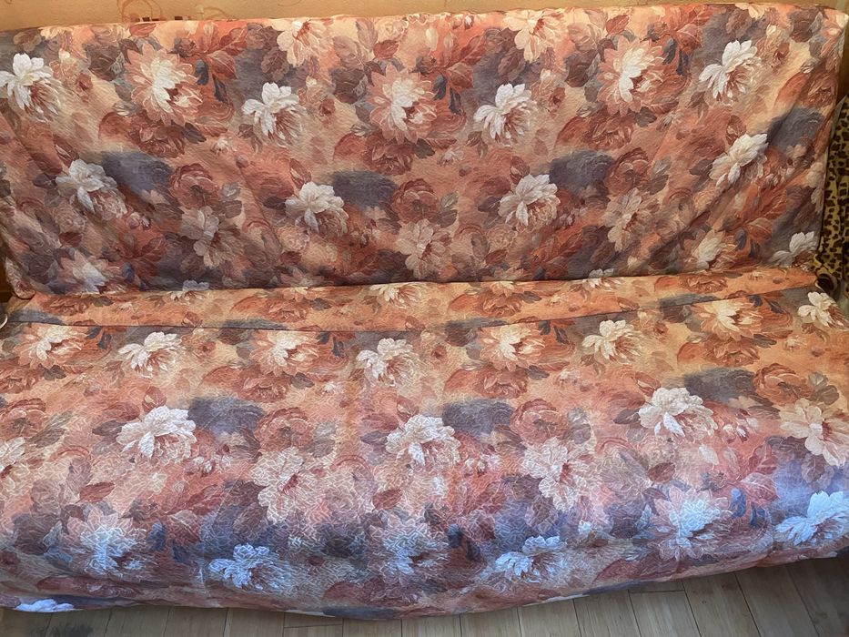 Отдам диван даром