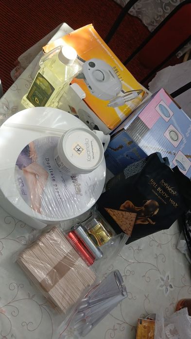 Для наращивание ресницы и шугаринг