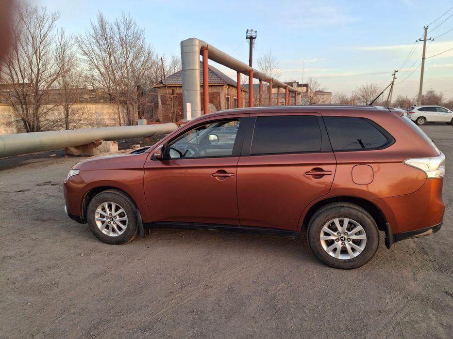 продам Mitsubishi Outlander (2012)