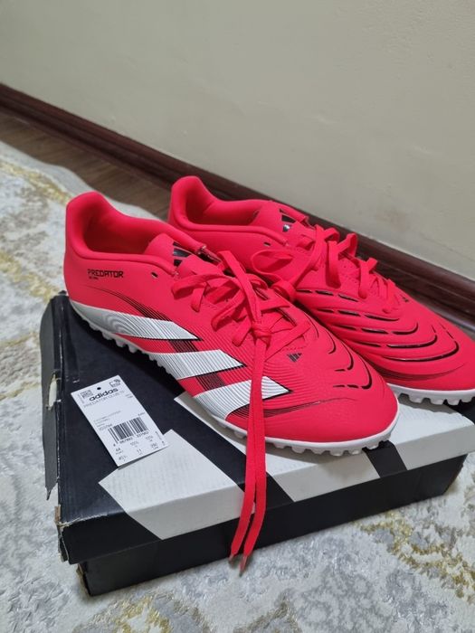Yangi Adidas Predator Club TF