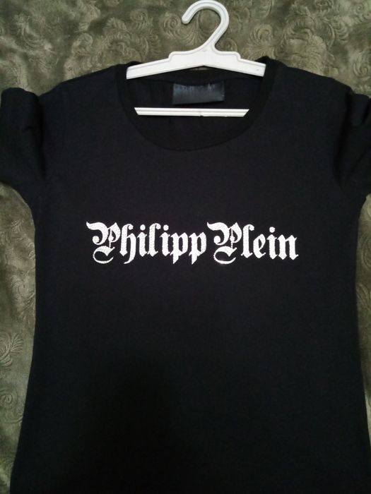 Женская одежда. Платье, футболки, майки