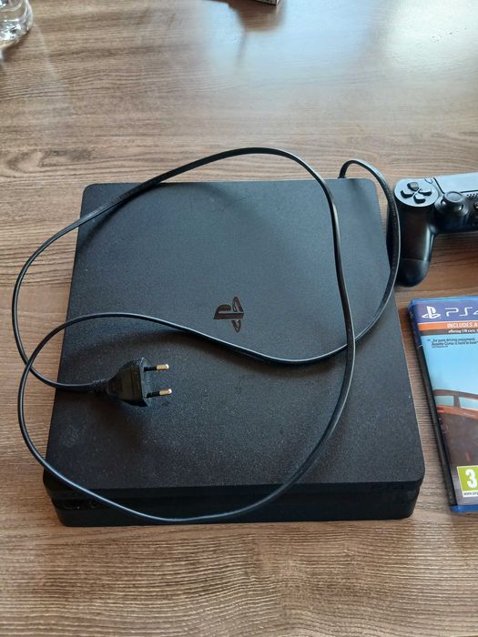 Playstation 4 + 3 игри