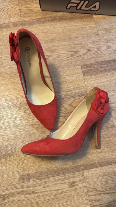 Продаю каблуки .