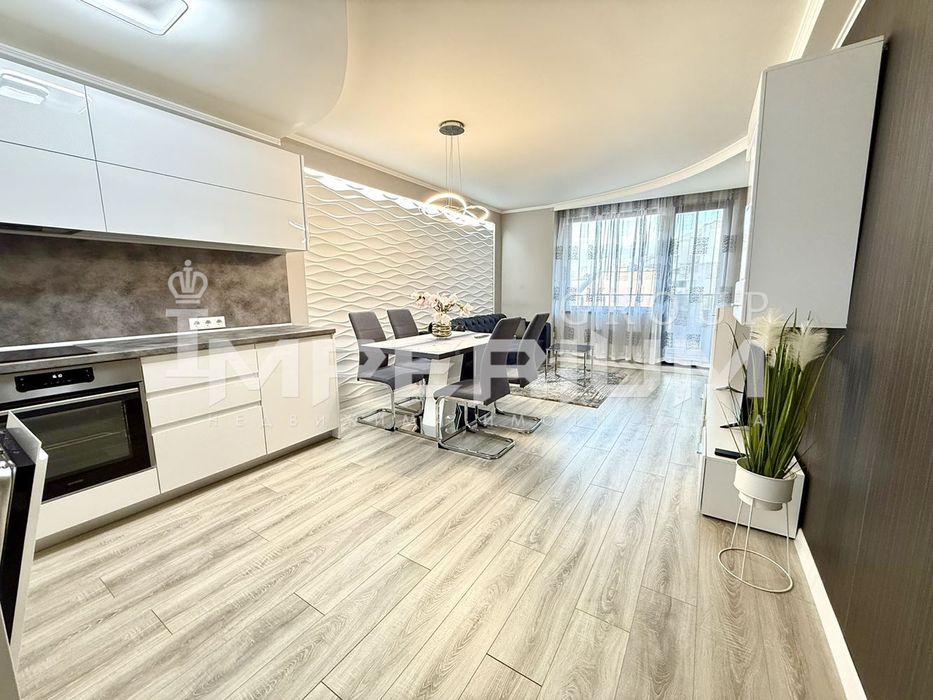 Дава се под наем Двустаен апартамент в Варна, Левски - 70 кв.м за 714 € - Снимка #2