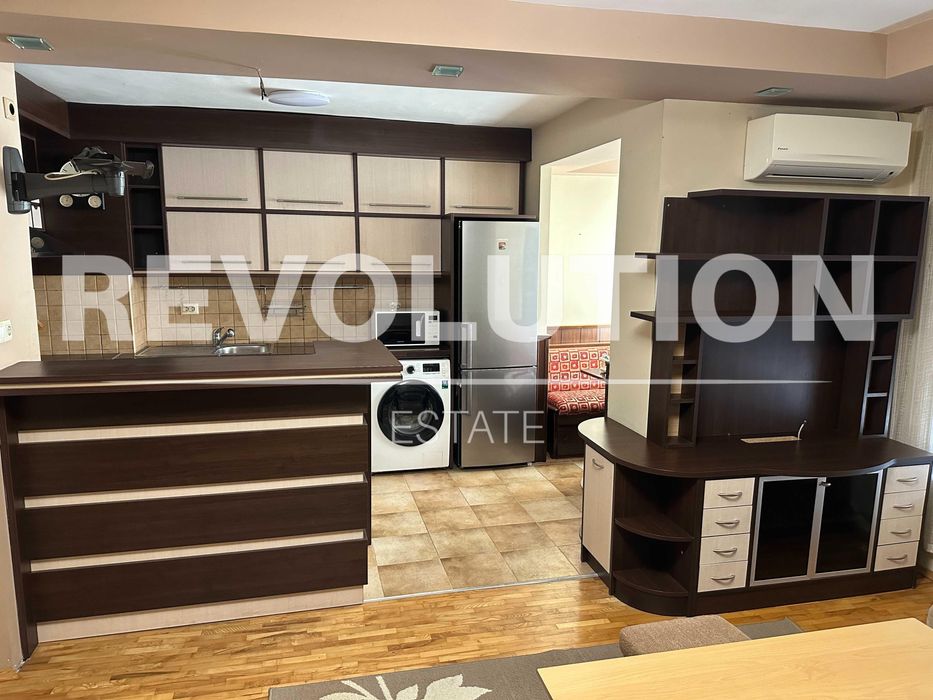 Дава се под наем Двустаен апартамент в Варна, Конфуто - 65 кв.м за 475 € - Снимка #1