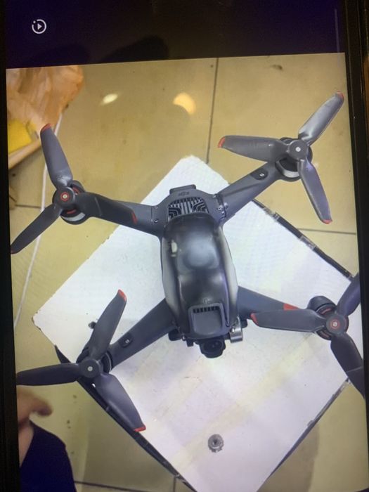 Дрон очень хороший DJI FPV Drone
