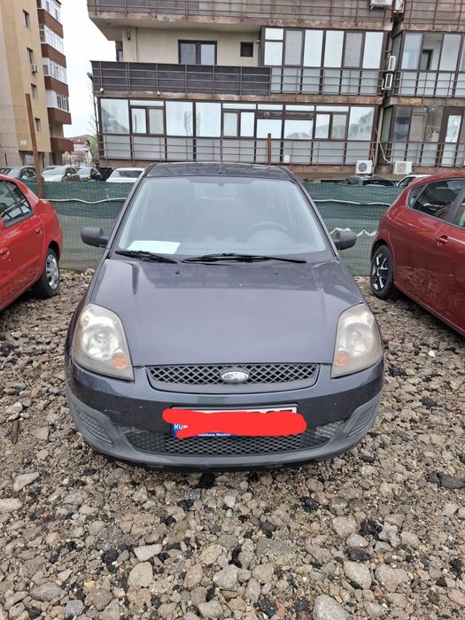 Vând auto Fiesta