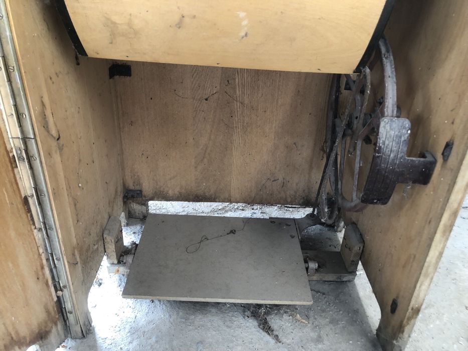 Продам швейную машинку