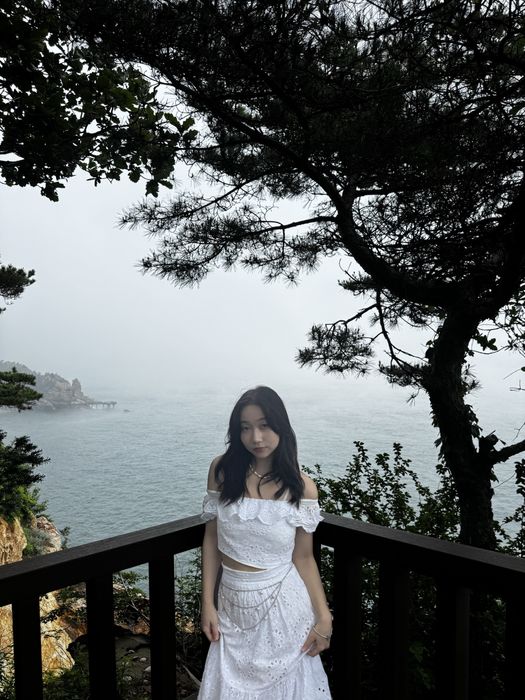 Двойка белого цвета