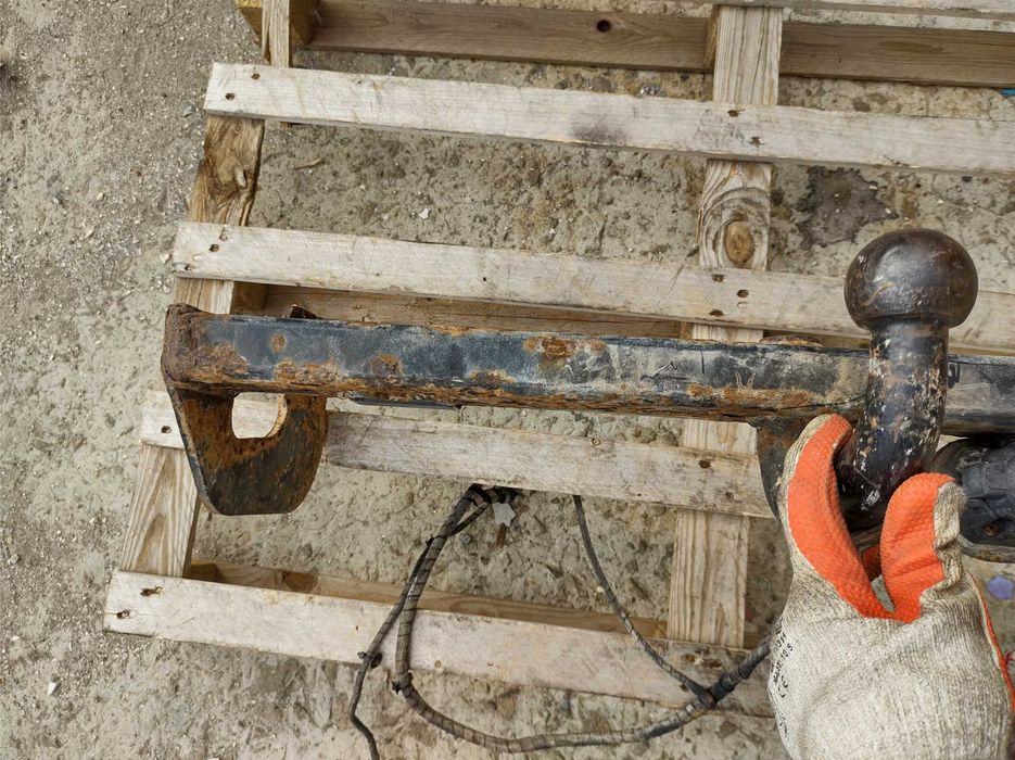 Теглич Стационарен Теглич и Монтаж за Mercedes Vito W638