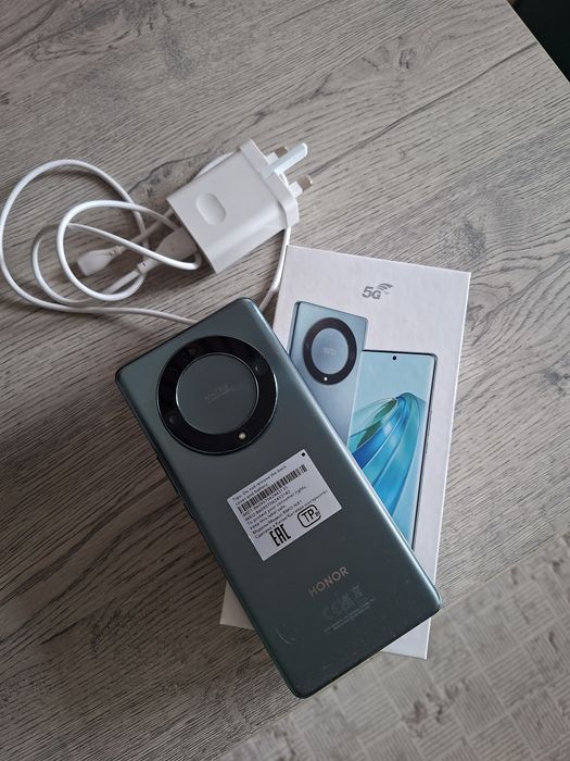 Продам телефон Honor x9a в отличном состоянии