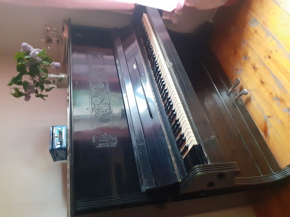 продается пианино * Ростов Дон*