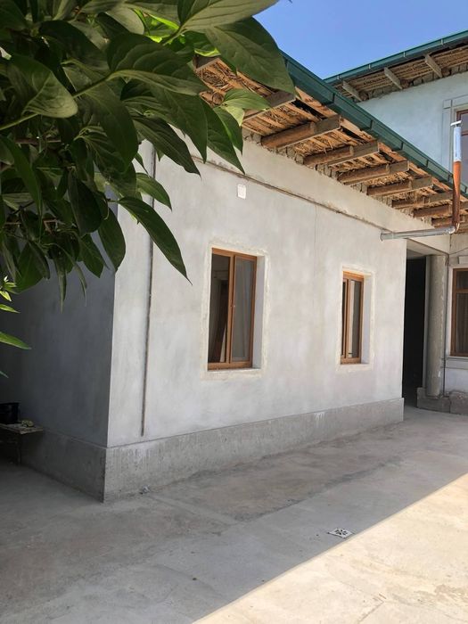 Xovli sotiladi  Motrid 4 sotok 2 etajli