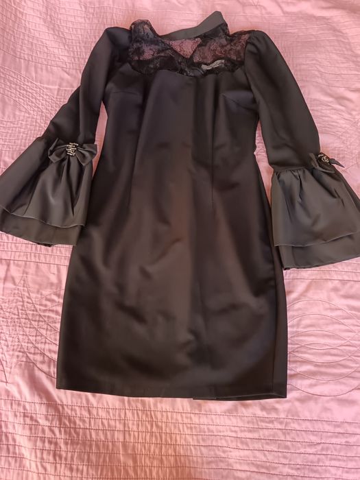 Официална черна рокля