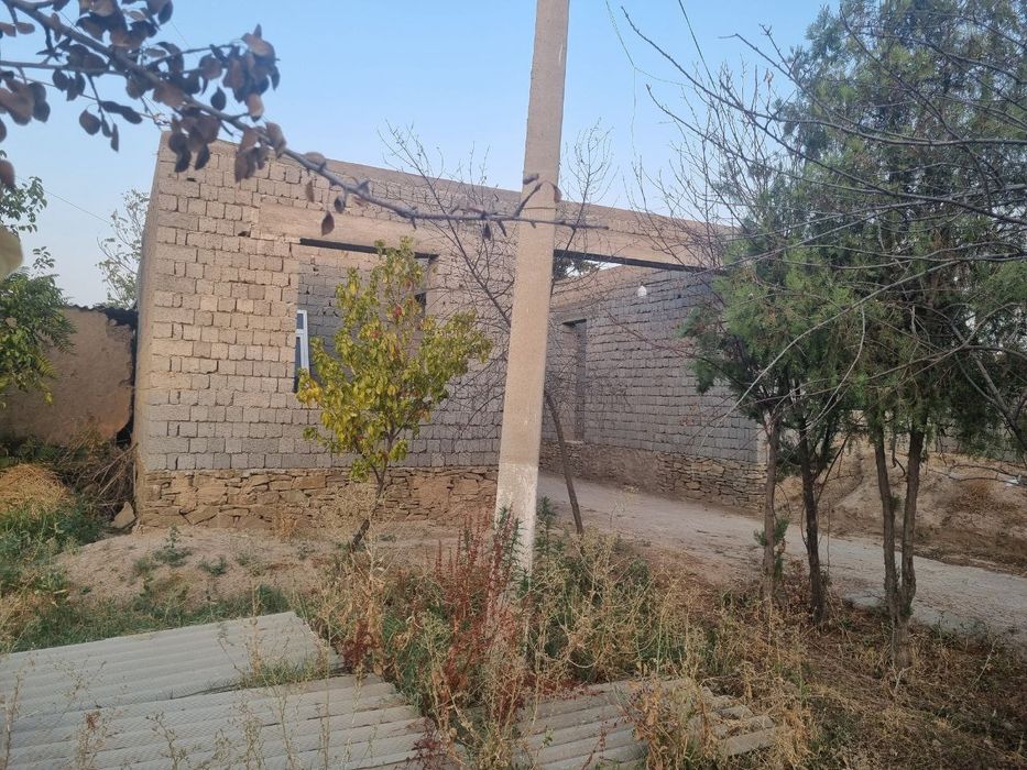 Ҳовли (қурилиши тугалланмаган)  сотилади. Ғузор тумани